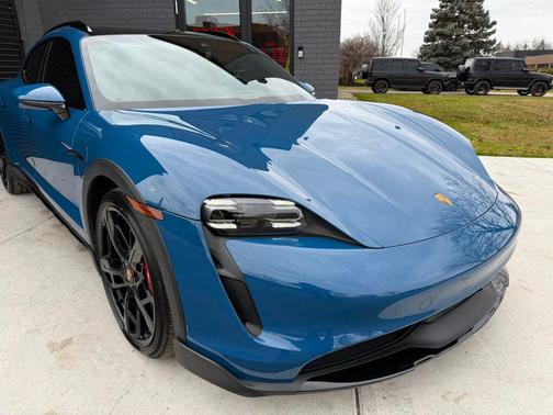 2023 Porsche Taycan 4S Cross Turismo AWD