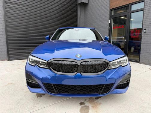 2019 BMW 330 i xDrive