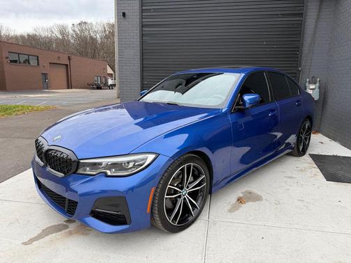 2019 BMW 330 i xDrive