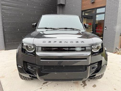 2023 Land Rover Defender 110 V8