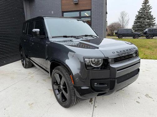 2023 Land Rover Defender 110 V8