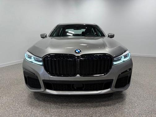 2022 BMW 750 i xDrive
