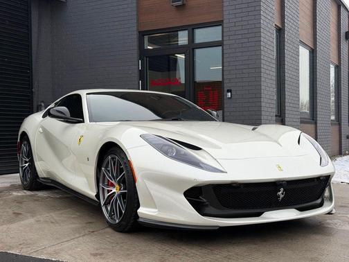 2018 Ferrari 812 Superfast Base