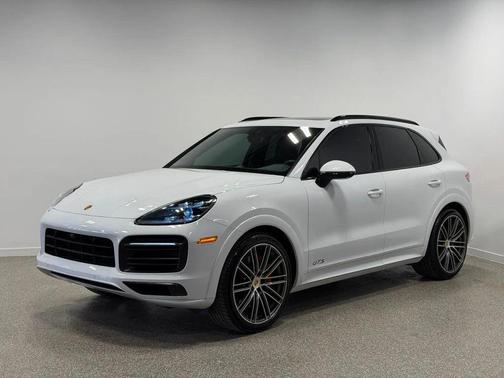 Carrara White Metallic 2021 Porsche Cayenne GTS