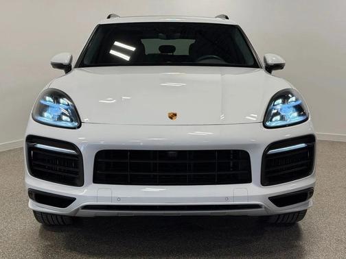 Carrara White Metallic 2021 Porsche Cayenne GTS