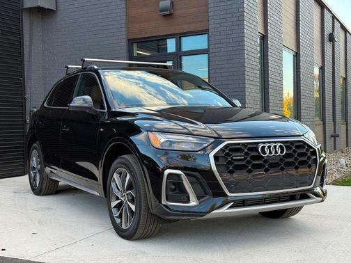 2022 Audi Q5 45 S line Premium Plus