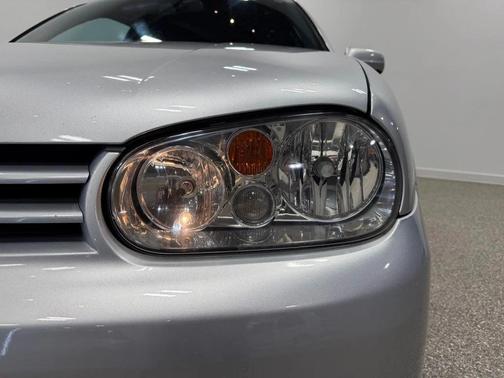 Reflex Silver 2004 Volkswagen R32 2dr Hatchback 6-Speed Manual
