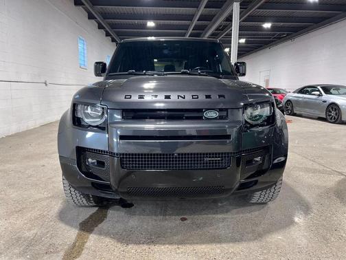 2022 Land Rover Defender 110 X-Dynamic SE AWD