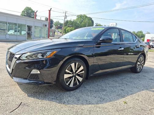 2022 Nissan Altima 2.5 SV