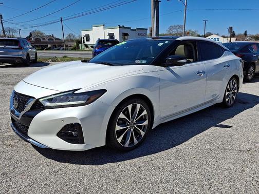 White 2021 Nissan Maxima Platinum