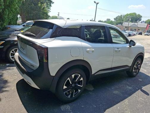 2025 Nissan Kicks SV