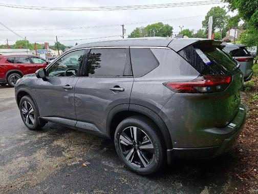 2025 Nissan Rogue SL
