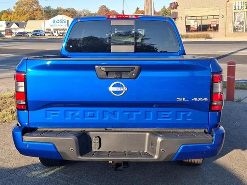 2025 Nissan Frontier SL