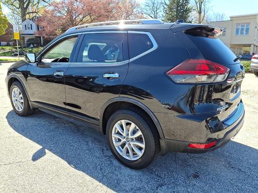 Magnetic Black 2019 Nissan Rogue SV