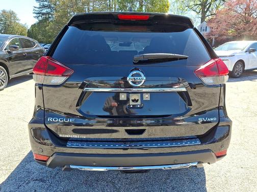 Magnetic Black 2019 Nissan Rogue SV