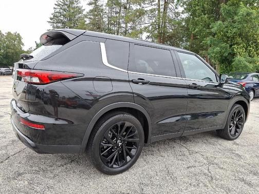 2022 Mitsubishi Outlander Black Edition