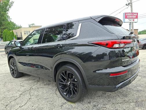 2022 Mitsubishi Outlander Black Edition