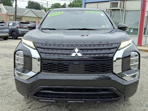 2022 Mitsubishi Outlander Black Edition