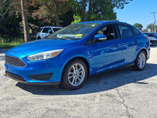 Blue Candy Metallic Tinted Clearcoat 2016 Ford Focus SE