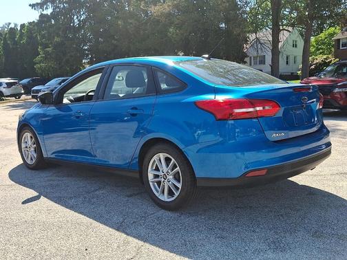 Blue Candy Metallic Tinted Clearcoat 2016 Ford Focus SE