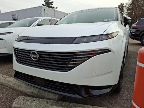 White / Black 2026 Nissan Murano Platinum