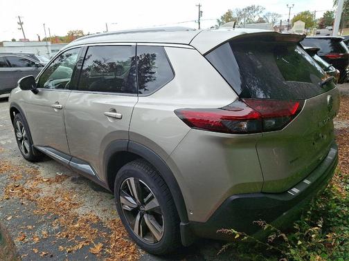 2022 Nissan Rogue SL