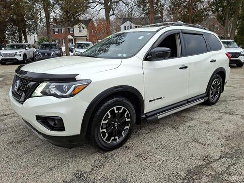 2020 Nissan Pathfinder SL