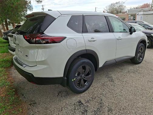 Everest White P 2026 Nissan Rogue SV