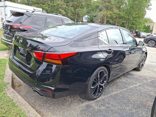 2025 Nissan Altima SR