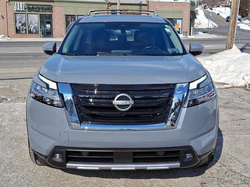 2022 Nissan Pathfinder Platinum