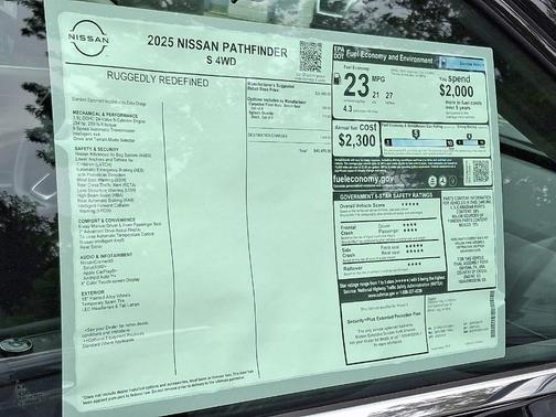2025 Nissan Pathfinder S