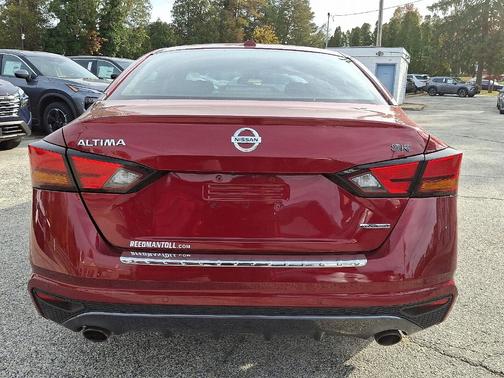 2022 Nissan Altima 2.0 SR