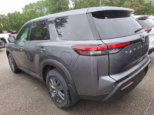 2025 Nissan Pathfinder S