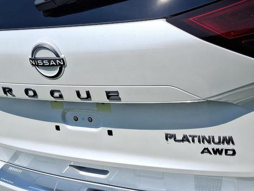 2025 Nissan Rogue Platinum