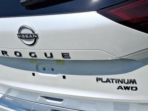 2025 Nissan Rogue Platinum