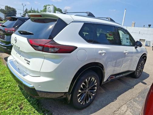 2025 Nissan Rogue Platinum
