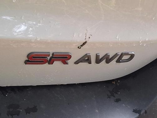 Aspen White Tri 2026 Nissan Kicks SR