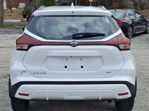 2024 Nissan Kicks SV