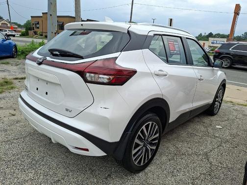 2023 Nissan Kicks SV