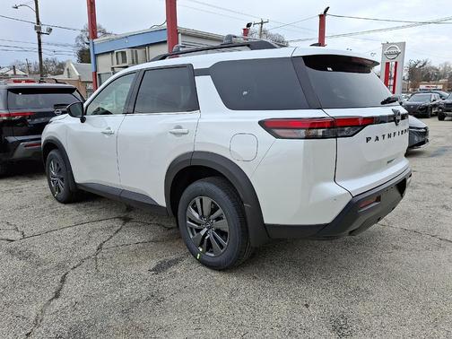 2026 Nissan Pathfinder SV