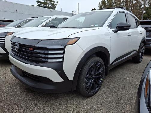 Aspen White Tri 2026 Nissan Kicks SR