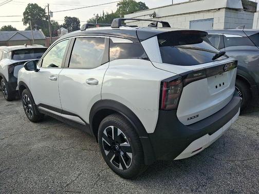 2025 Nissan Kicks SV
