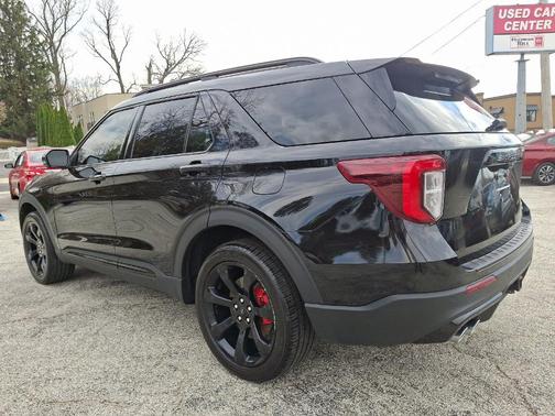 2022 Ford Explorer ST