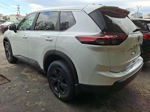 Everest White P 2026 Nissan Rogue SV