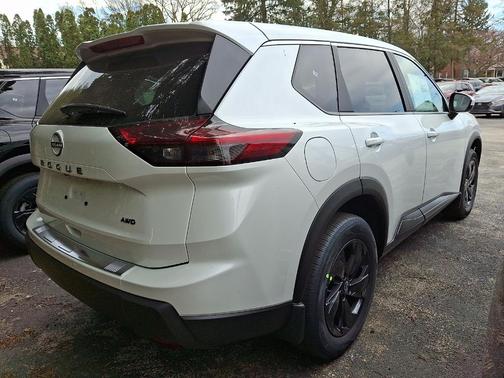 Everest White P 2026 Nissan Rogue SV