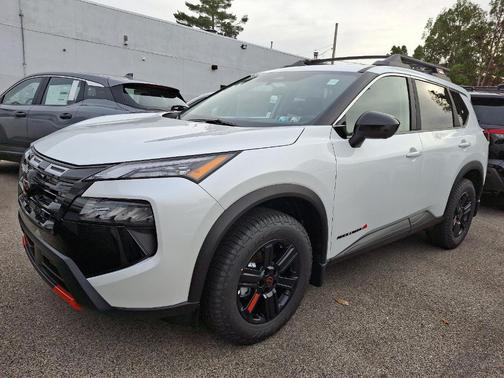 2025 Nissan Rogue Rock Creek