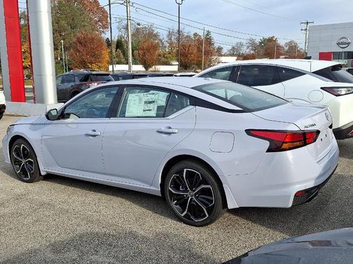 2025 Nissan Altima SR