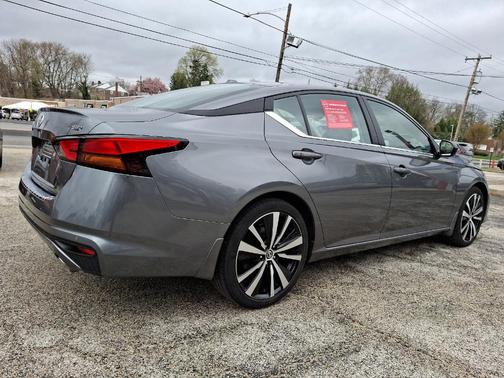 2022 Nissan Altima 2.5 SR