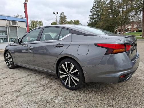 2022 Nissan Altima 2.5 SR
