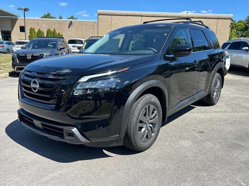2025 Nissan Pathfinder SV 4WD